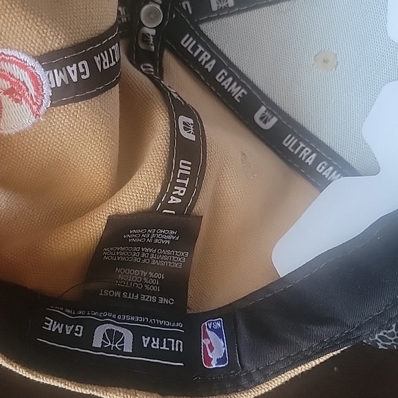 Atlanta Hawks Ultra Game Cap, size adjustable, colors tan, red and black - Picture 4 of 8